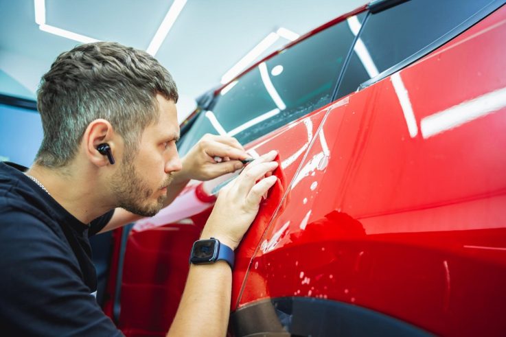 usuwanie wgnieceń w karoserii bez lakierowania techniką PDR