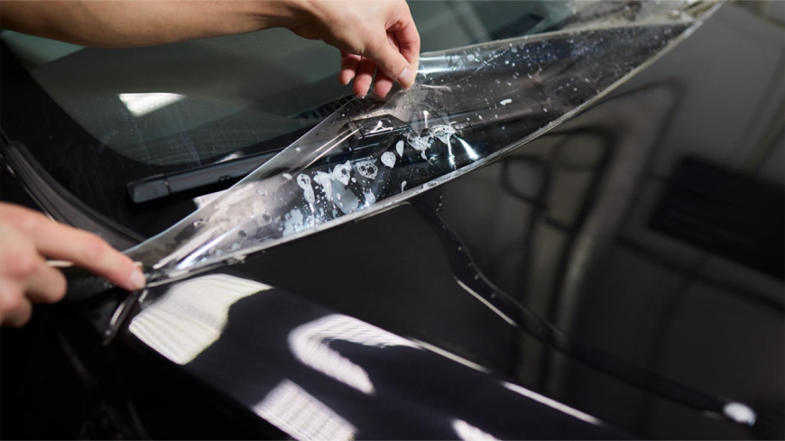 naprawa wgnieceń karoserii z folią PPF